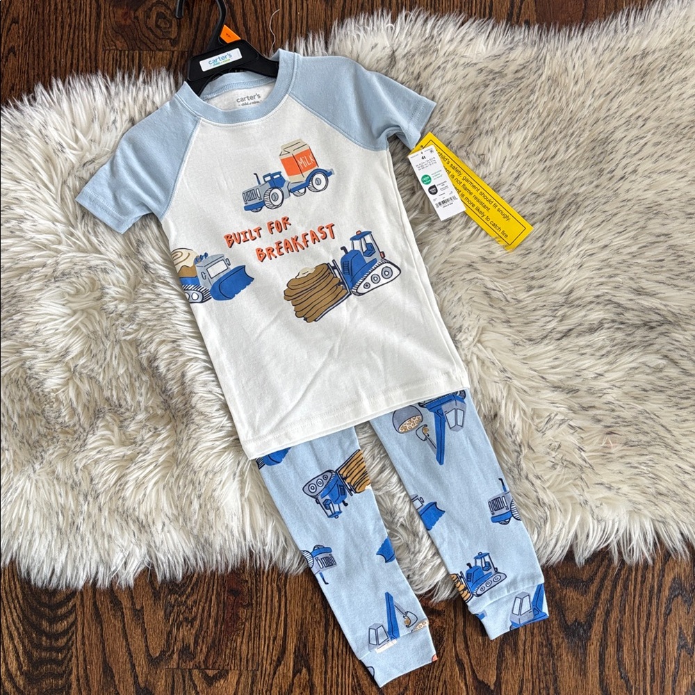 💕2/$30💕 4T NWT Carters 2 Piece Construction Print Pajamas Set